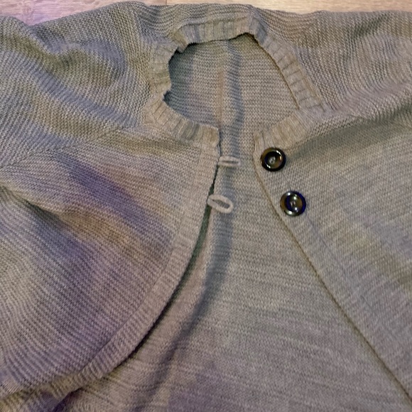 Grey sweater - Picture 2 of 3